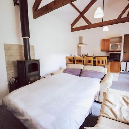 Cosy Cottage On Banks Of River Wye Foy Exterior photo